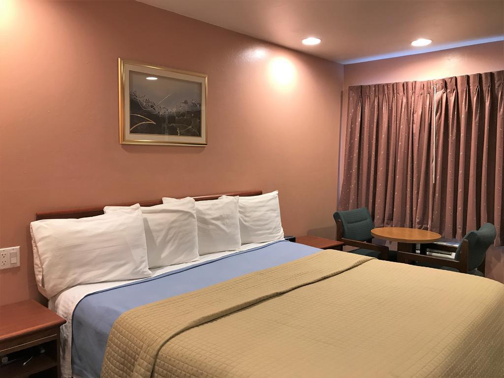 格兰茨帕斯 百威旅馆汽车旅馆 外观 照片